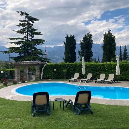 Апартаменты Panoramica Мальчезине